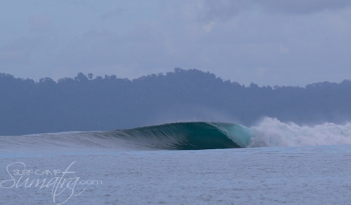 Shortys surf break Sumatra