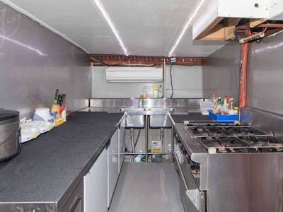 Sola Gracia kitchen