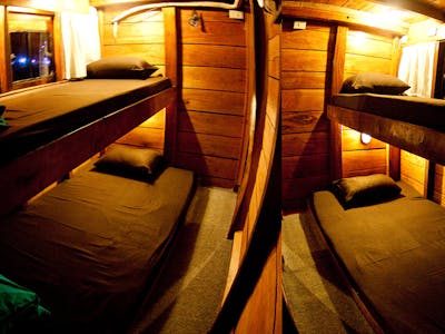 2 private guest cabins